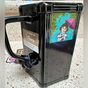 Color changing haunted mansion cup